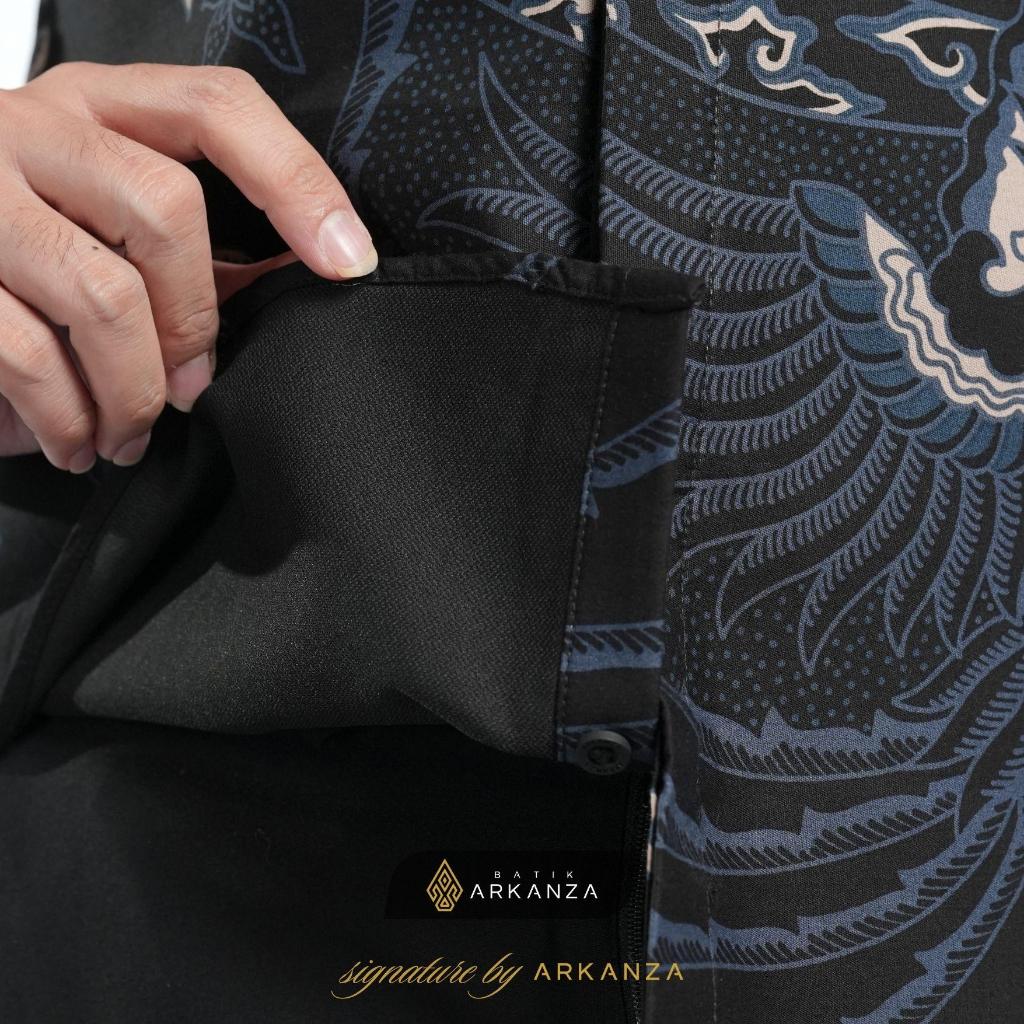 Arkanza Signature Motif Wisesa Kemeja Batik Pria Lengan Panjang Eksklusif Curved Hem Jahitan Presisi Hidden & Emboss Button Lapisan Tricot Breathable