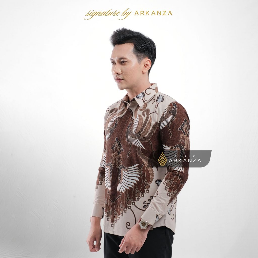 Arkanza Signature Motif Bhaskara Kemeja Batik Pria Lengan Panjang Eksklusif Curved Hem Jahitan Presisi Hidden & Emboss Button Lapisan Tricot Breathable
