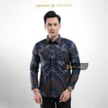 Arkanza Signature Motif ADHIRAJA Kemeja Batik Pria Lengan Panjang Eksklusif Curved Hem Jahitan Presisi Hidden & Emboss Button Lapisan Tricot Breathable
