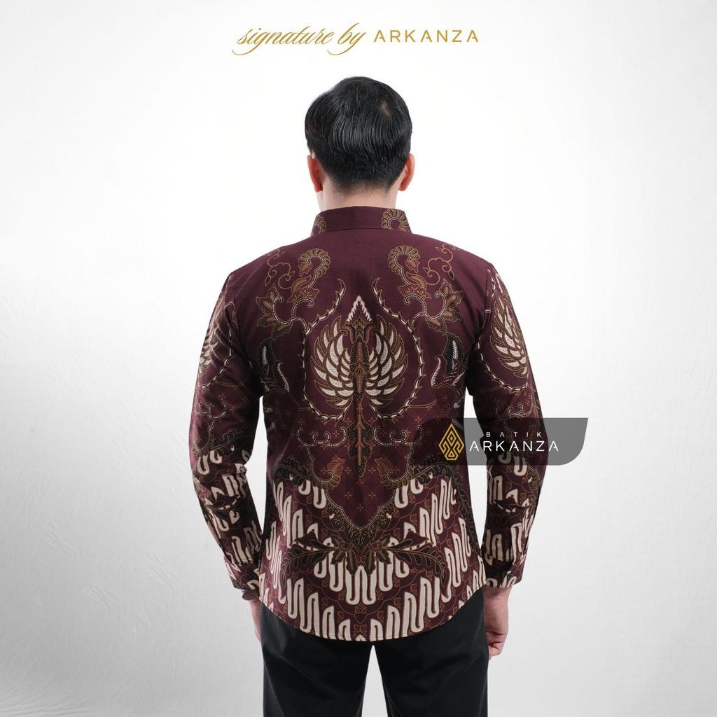 Arkanza Signature Motif Prameswara Burgundy Kemeja Batik Pria Lengan Panjang Eksklusif Curved Hem Jahitan Presisi Hidden & Emboss Button Lapisan Tricot Breathable