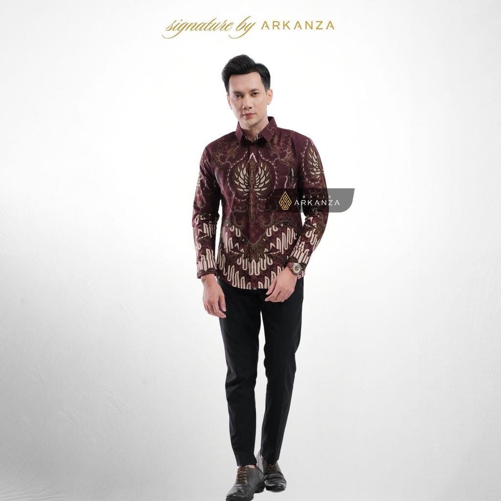 Arkanza Signature Motif Prameswara Burgundy Kemeja Batik Pria Lengan Panjang Eksklusif Curved Hem Jahitan Presisi Hidden & Emboss Button Lapisan Tricot Breathable