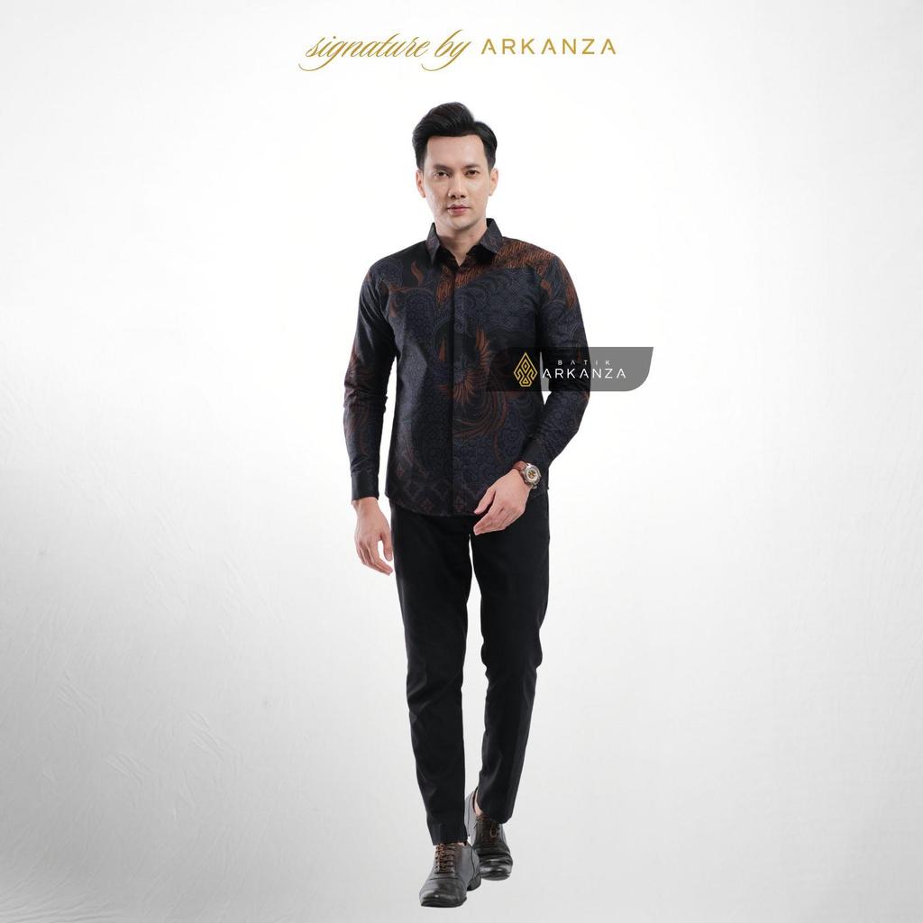Arkanza Signature Motif Wiranata  Kemeja Batik Pria Lengan Panjang Eksklusif Curved Hem Jahitan Presisi Hidden & Emboss Button Lapisan Tricot Breathable