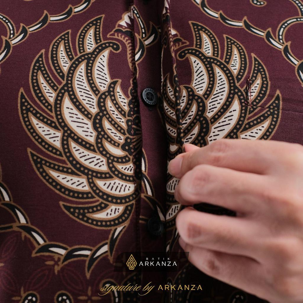 Arkanza Signature Motif Prameswara Burgundy Kemeja Batik Pria Lengan Panjang Eksklusif Curved Hem Jahitan Presisi Hidden & Emboss Button Lapisan Tricot Breathable